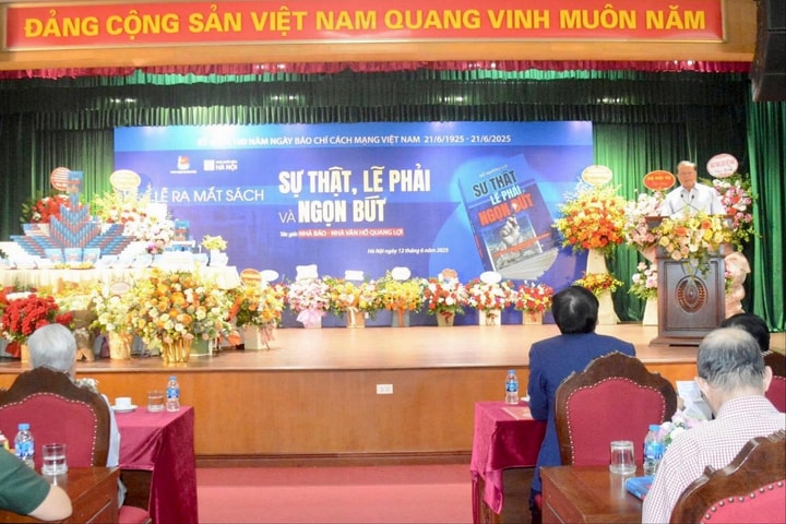 “Sự thật, lẽ phải và ngọn bút” - cuốn sách thứ 11 của nhà báo, nhà văn Hồ Quang Lợi