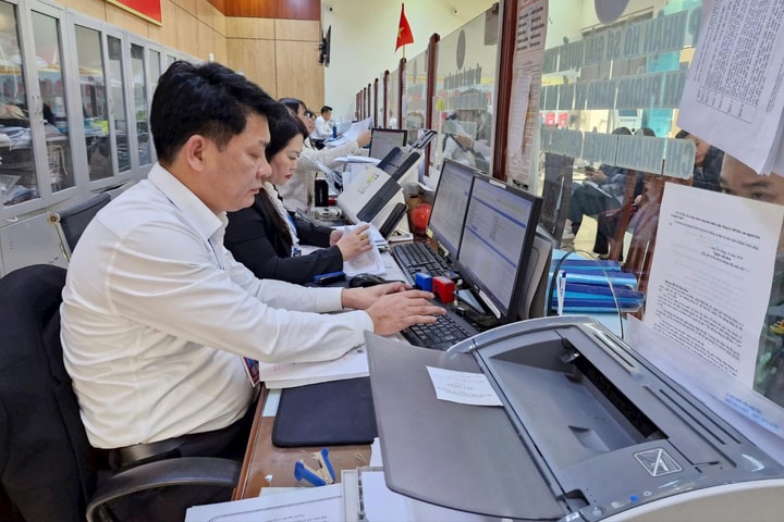 Hà Nội không để gián đoạn giải quyết thủ tục hành chính khi sắp xếp tổ chức bộ máy