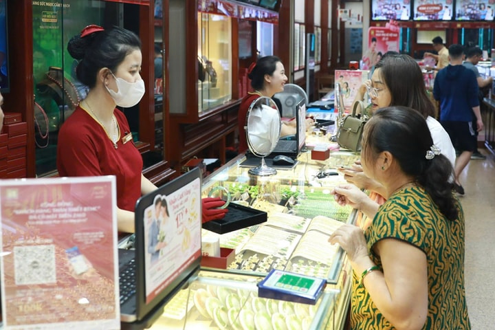 Nên đánh thuế giao dịch vàng như thế nào?
