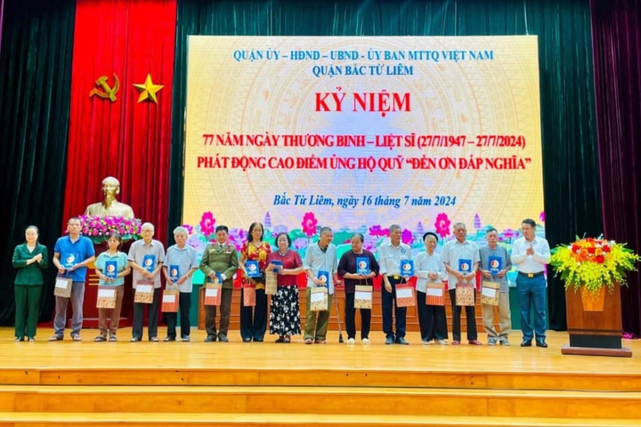Gần 1,6 triệu người có công được tặng quà nhân dịp 27-7