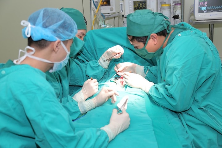 Nam sinh 15 tuổi phải cắt bỏ tinh hoàn vì điều trị chậm trễ