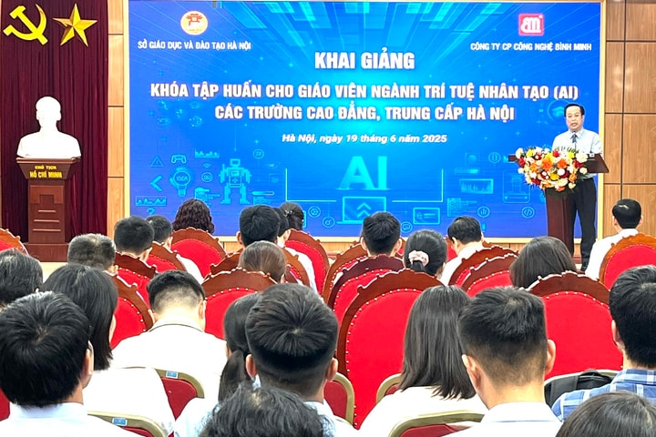 Hà Nội khai giảng khóa tập huấn giáo viên ngành trí tuệ nhân tạo bậc trung cấp, cao đẳng