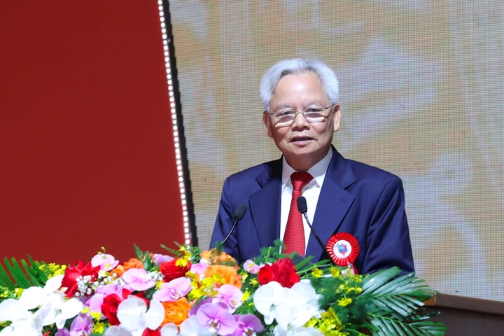 Chuyển đổi số trước tiên chính là chuyển đổi con người (*)