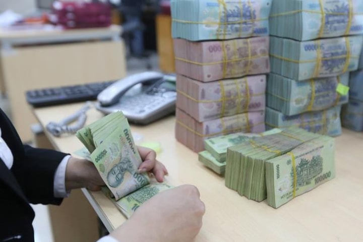 Lãi suất huy động trên 7%/năm thuộc về ngân hàng nào?