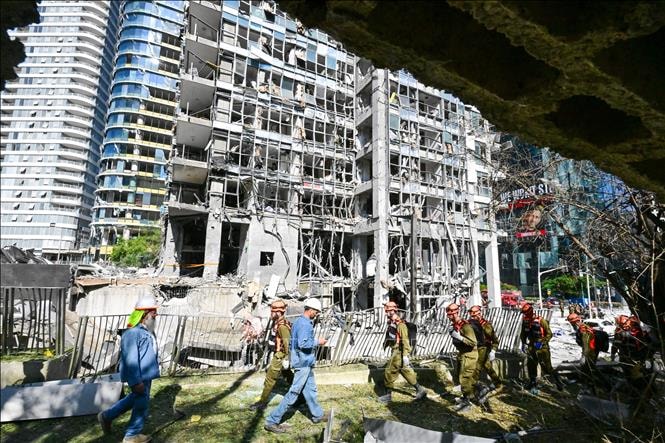 Căng thẳng Israel - Iran: Hai bên tiếp tục các cuộc không kích nhằm vào nhau