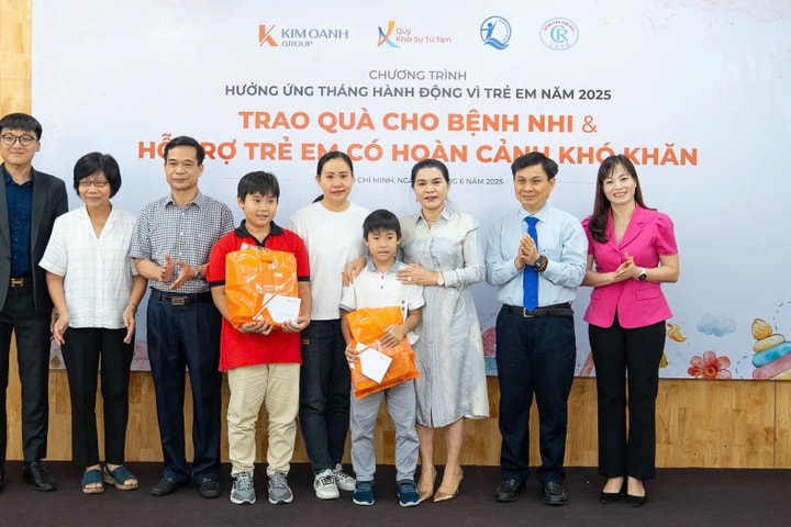 Trao tặng hơn 660 triệu đồng tới bệnh nhi và trẻ em