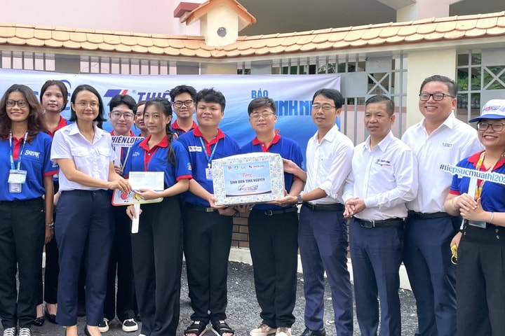 TP Hồ Chí Minh Đồng hành, sát cánh cùng sĩ tử vượt "vũ môn"