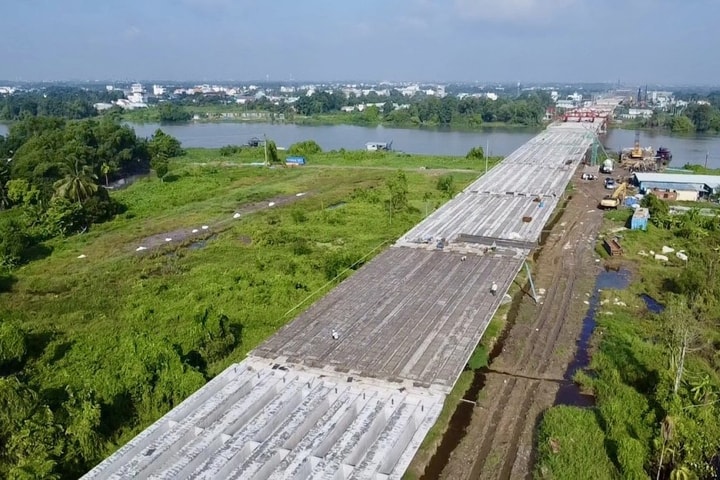 Hợp long cầu Bình Gởi vượt sông Sài Gòn