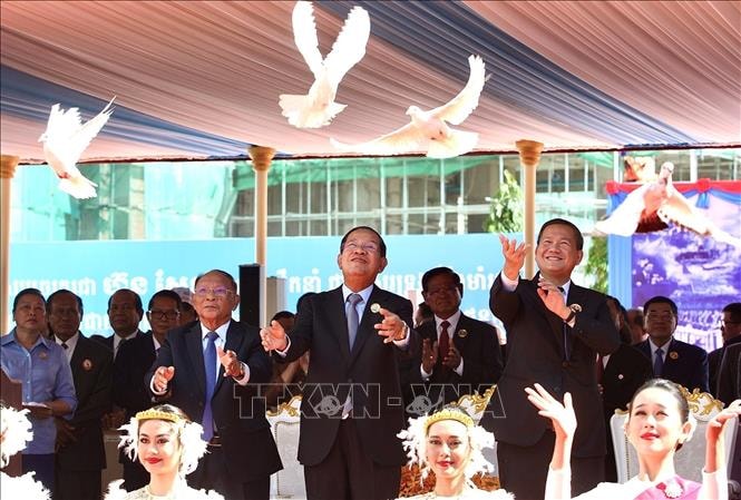 Lãnh đạo Đảng, Nhà nước Việt Nam chúc mừng 74 năm Ngày thành lập Đảng Nhân dân Campuchia
