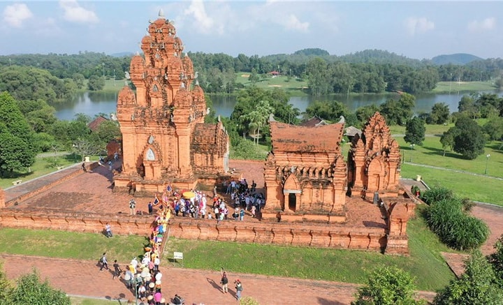 Về Làng Văn hóa, du lịch các dân tộc Việt Nam trải nghiệm văn hóa truyền thống