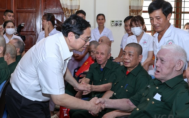 Thủ tướng chỉ đạo tiếp tục chăm lo tốt đời sống người có công với cách mạng