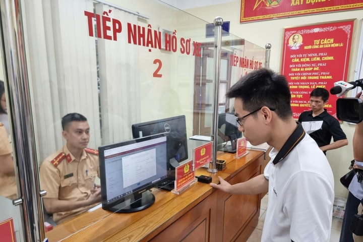 Thông báo mới: Hướng dẫn đăng ký xe tại Hà Nội từ 1/7/2025