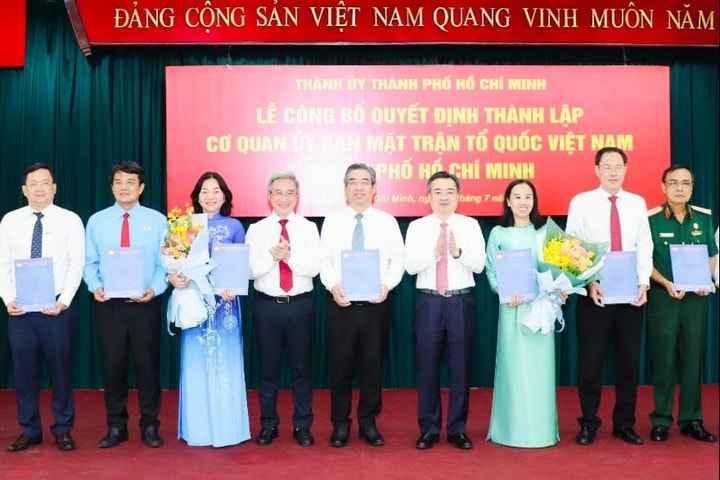 Công bố quyết định thành lập Cơ quan Ủy ban MTTQ Việt Nam TP Hồ Chí Minh