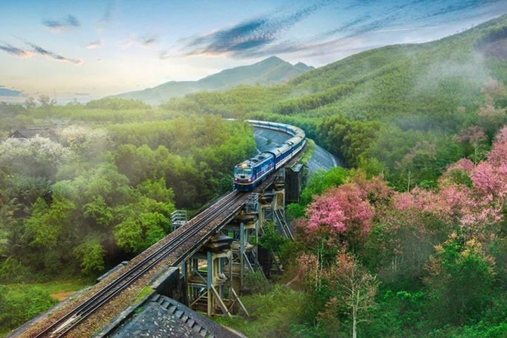 Khởi động xây tuyến đường sắt Lào Cai - Hà Nội - Hải Phòng trong năm 2025