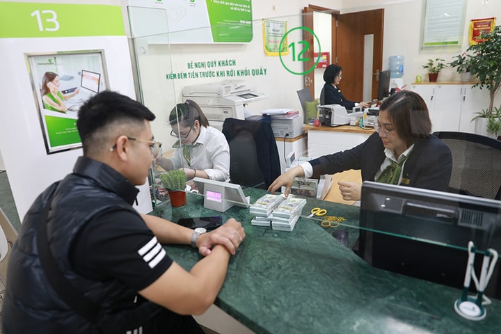 Các ngân hàng triển khai nhiều chương trình vay vốn ưu đãi: Đồng hành với doanh nghiệp