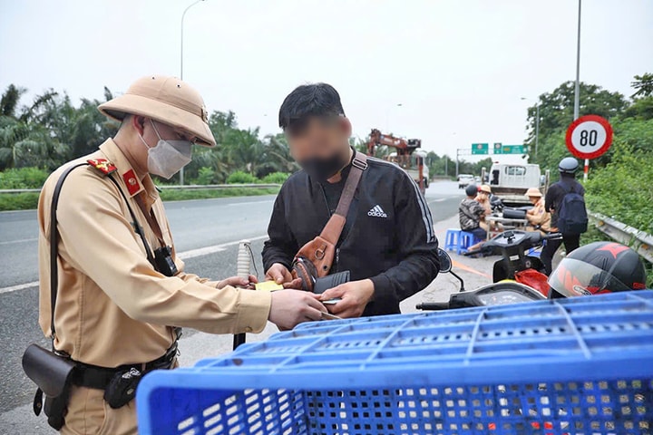 Vi phạm giao thông trên cao tốc: Xử lý nghiêm để tránh hiểm họa rình rập