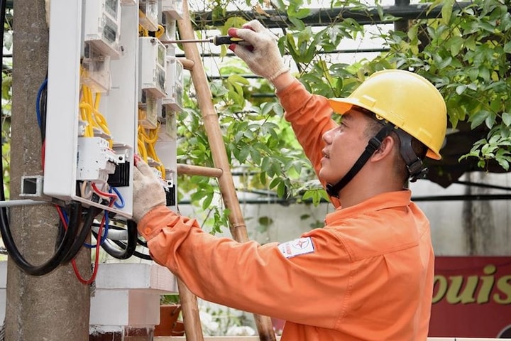 [Podcast] Tin tức ngày 5-7: EVN Hà Nội: Rà soát hóa đơn tiền điện tháng 6 tăng đột biến