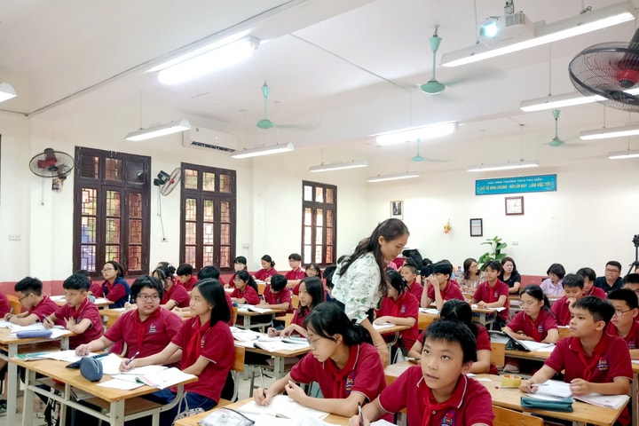 Miễn học phí cho học sinh công lập: Giảm gánh nặng cho những gia đình thu nhập thấp