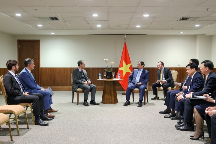 Thủ tướng tiếp lãnh đạo tập đoàn hàng không-vũ trụ của Brazil