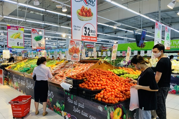 Doanh thu dịch vụ tiêu dùng và bán lẻ hàng hóa 6 tháng năm 2025 tăng 9,3%