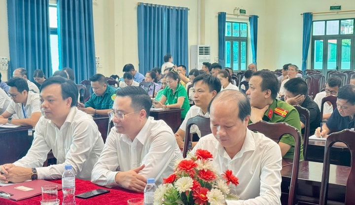 Xã Tam Hưng thăm gia đình chính sách tiêu biểu và gia đình khó khăn