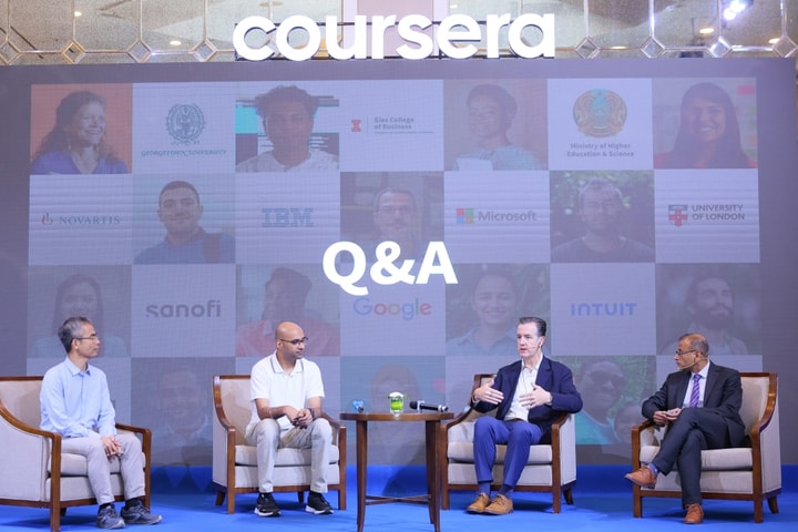 Hơn 3.000 khóa học  trên nền tảng trực tuyến Coursera