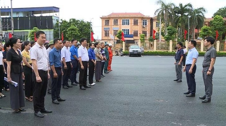 Xã Phúc Thọ phát động vệ sinh môi trường chào mừng Đại hội Đảng bộ xã