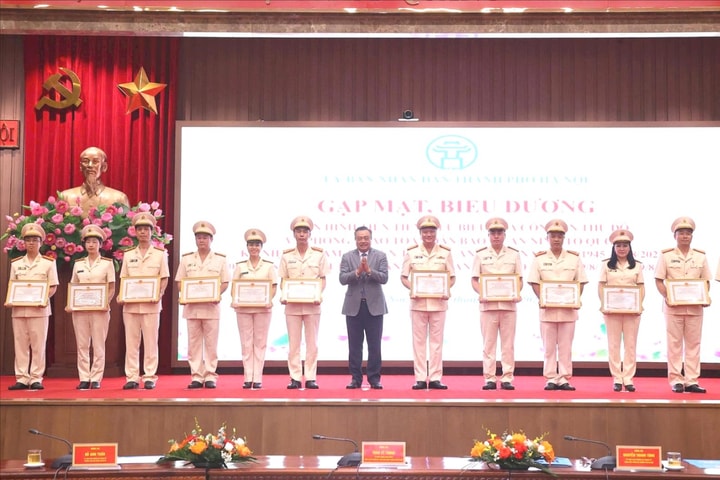 Hà Nội tôn vinh 250 gương điển hình tiên tiến Công an Thủ đô