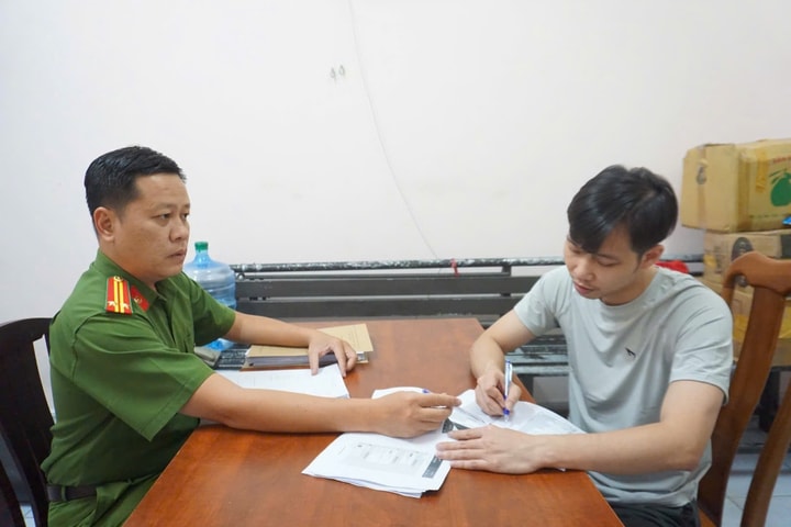 Triệt phá băng nhóm mua bán "khí cười" thu lợi bất chính 105 tỷ đồng