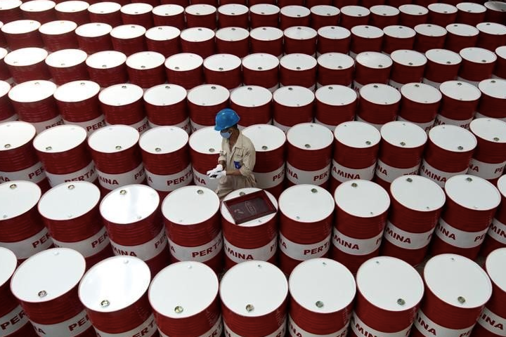 IEA nâng dự báo nguồn cung dầu năm 2025