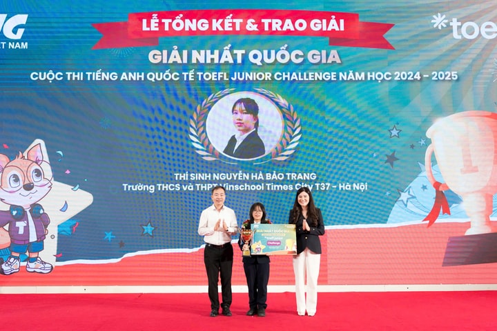 Vinh danh học sinh xuất sắc cuộc thi tiếng Anh TOEFL Challenge
