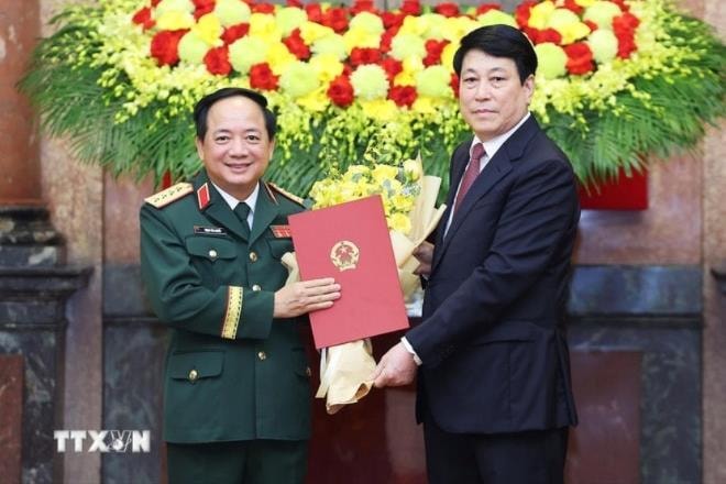 Chủ tịch nước trao quyết định thăng quân hàm, cấp bậc hàm cho sĩ quan cao cấp Quân đội và Công an