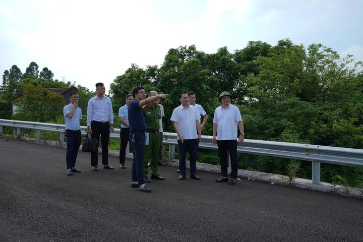 Xã Thanh Oai kiểm tra tiến độ giải phóng mặt bằng các dự án đầu tư công