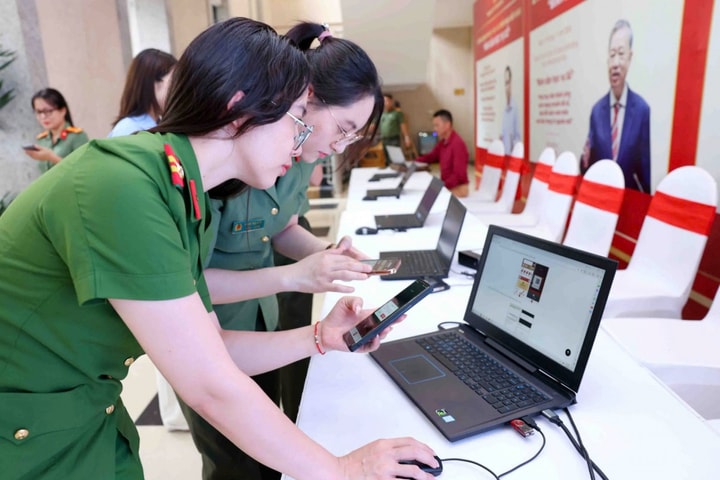 Công an Hà Nội phát động phong trào "Bình dân học vụ số"