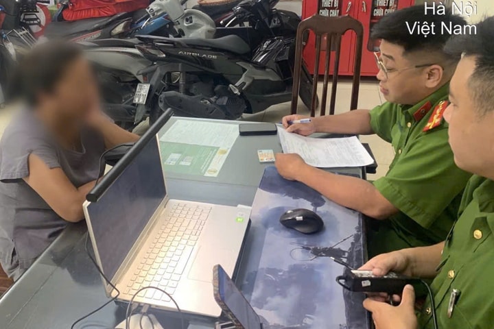 Xử phạt người phụ nữ trông giữ xe trái phép tại Nhà tang lễ Hà Nội