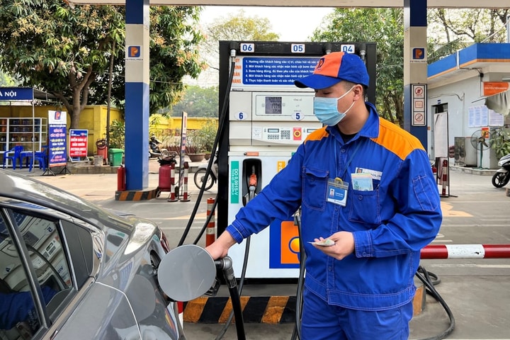Dự báo giá xăng giảm nhẹ trong chiều mai (17-7)