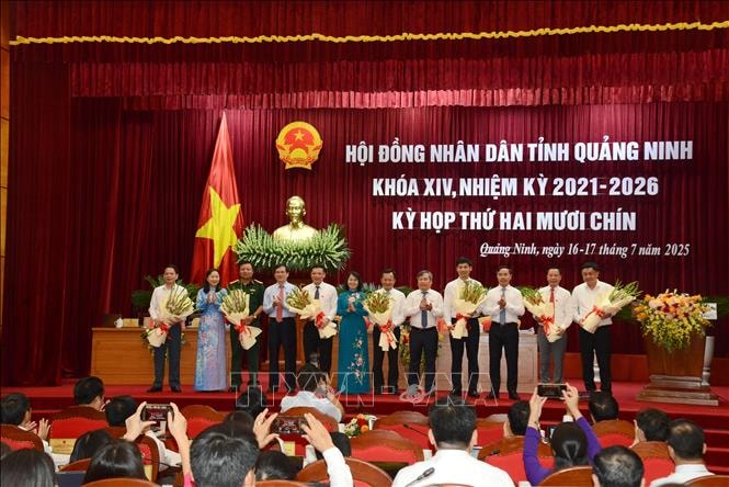 Bầu Phó Chủ tịch HĐND và Phó Chủ tịch UBND tỉnh Quảng Ninh