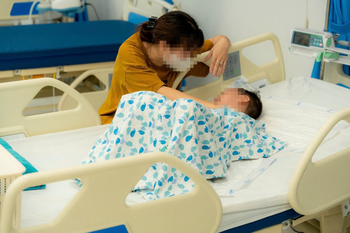 Báo động đỏ toàn viện cấp cứu hai anh em ruột trong vụ tai nạn liên hoàn ở Dương Nội