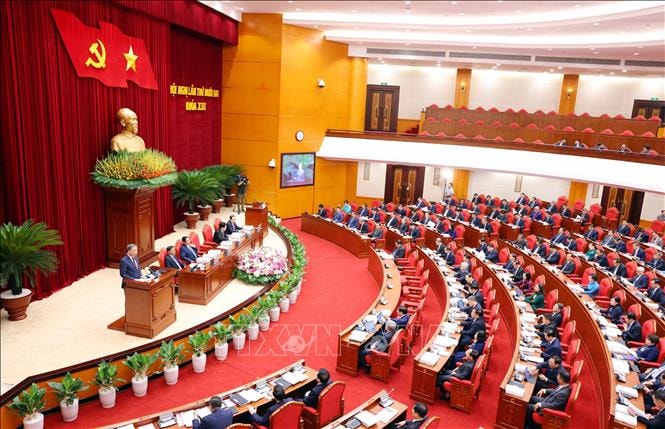 Thông báo Hội nghị lần thứ 12 Ban Chấp hành Trung ương Đảng khóa XIII