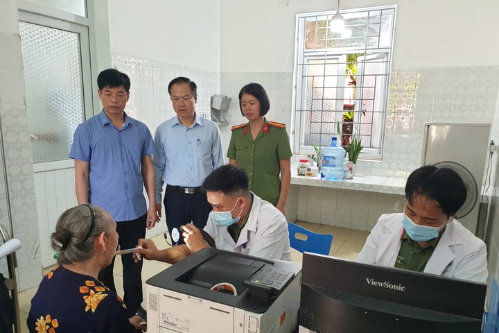 Khám, cấp thuốc cho 431 đối tượng chính sách phường Phú Lương