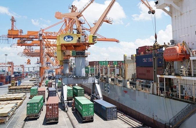 Các tổ chức quốc tế dự báo triển vọng thương mại toàn cầu ảm đạm