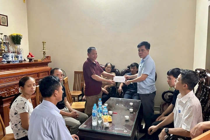 Hà Nội kịp thời sẻ chia mất mát với các gia đình nạn nhân vụ lật tàu tại Quảng Ninh