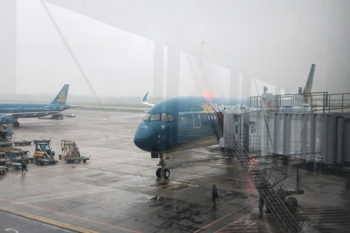 Tạm “đóng cửa” sân bay Vân Đồn và Cát Bi