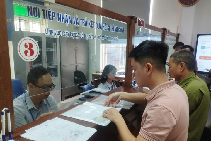 Hà Nội: Ưu tiên hoàn thiện hạ tầng số, đẩy mạnh phân cấp, ủy quyền cho chính quyền cấp xã
