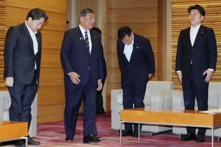 Tỉ lệ ủng hộ nội các của Thủ tướng Nhật Bản Ishiba Shigeru lao dốc sau thất bại bầu cử