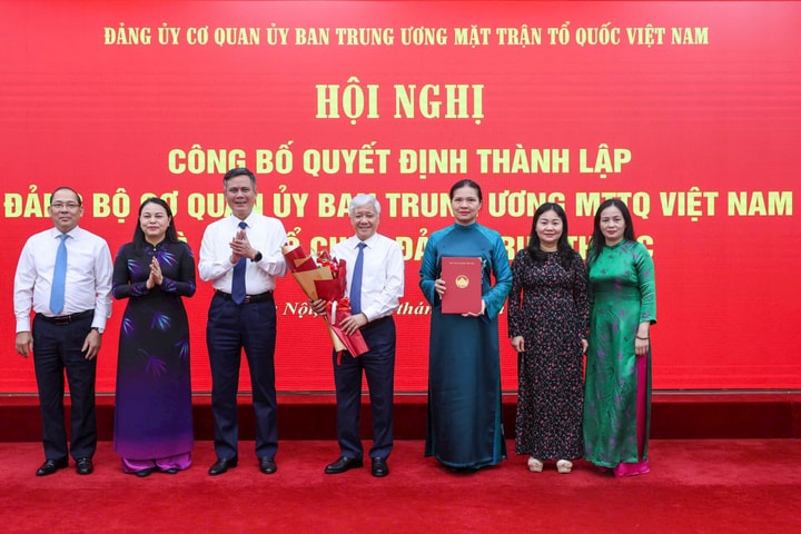 Công bố Quyết định thành lập Đảng bộ cơ quan Ủy ban Trung ương MTTQ Việt Nam và các tổ chức Đảng trực thuộc