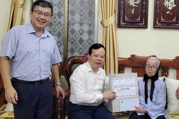 Phường Văn Miếu - Quốc Tử Giám tổ chức thăm hỏi, tri ân gia đình chính sách