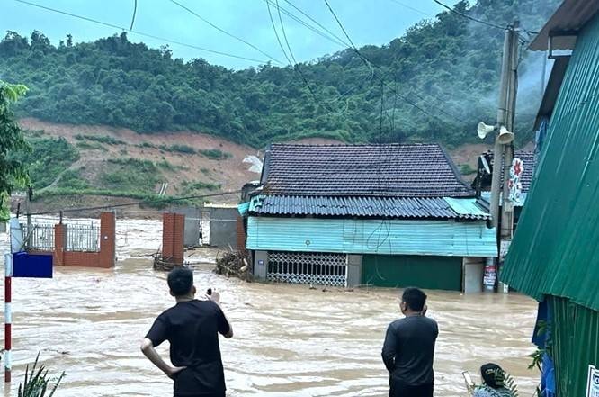 Thành phố Hà Nội hỗ trợ tỉnh Nghệ An 5 tỷ đồng để khắc phục hậu quả của cơn bão Wipha