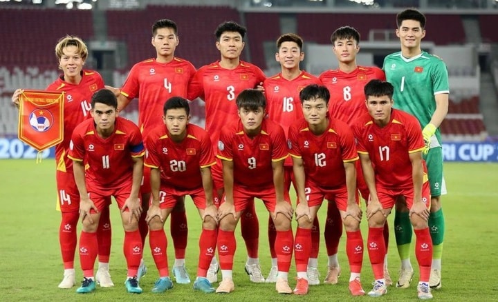 Dự kiến đội hình mạnh nhất U23 Việt Nam đấu U23 Philippines: Văn Khang đá cao nhất, Thái Sơn trở lại