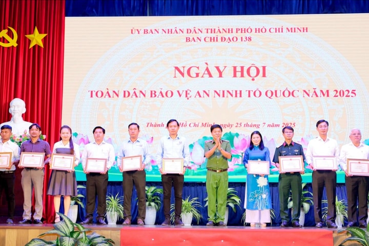 Lãnh đạo Bộ Công an dự ngày hội toàn dân bảo vệ an ninh Tổ quốc tại Đồng Nai và TP Hồ Chí Minh
